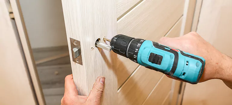 Old Door Knob Repair in Eustis, FL